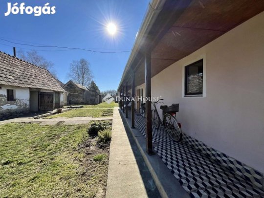 Szakályi 61 nm-es ház eladó