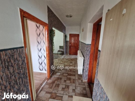 Szakolyi 80 nm-es ház eladó