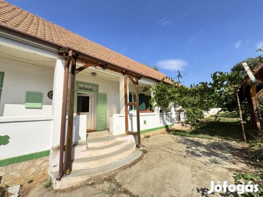 Szalántán szépen felújított tornácos ház eladó!