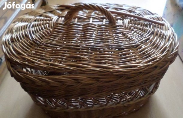 Szállító fonott kosár cicának vagy kis állatnak