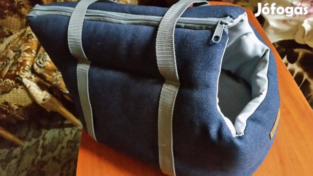 Szállítótáska kutyáknak, macskáknak + ajándék könyv játékokkal