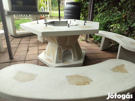 Szalonnasütő Bográcsozó műkő