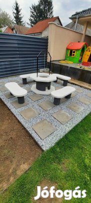 Szalonnasütő bográcsozó Műkőből. 