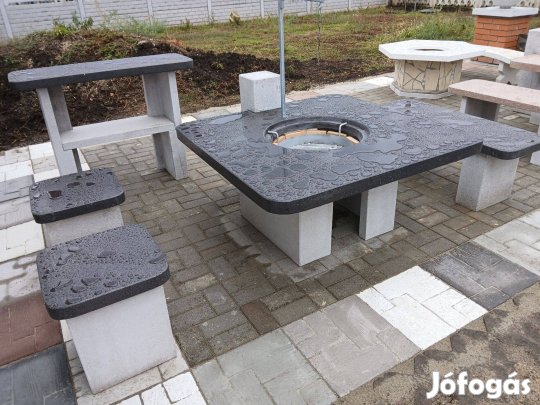 Szalonnasütő műkő ülőke