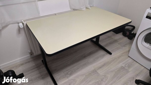 Számítógép asztal