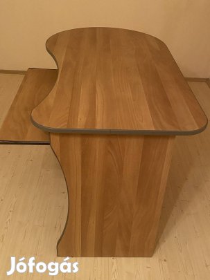 Számítógép asztal