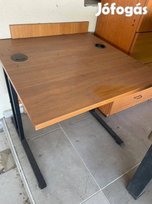 Számitógép asztal