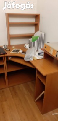 Számitógép asztal