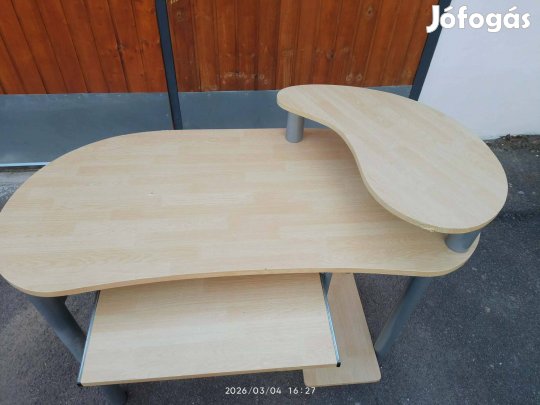 Számítógép asztal