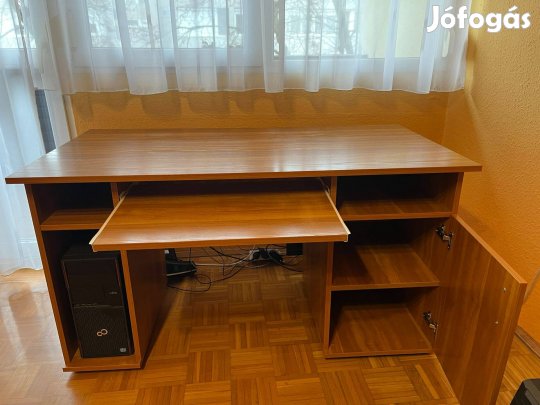 Számítógép asztal székkel eladó!