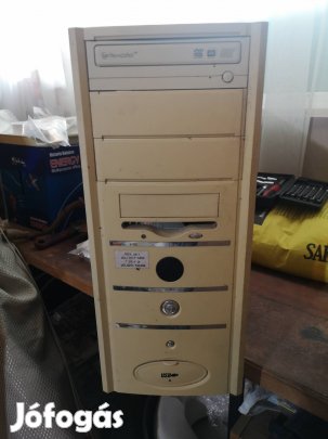 Számítógép ház alkatrésznek billentyűzettel