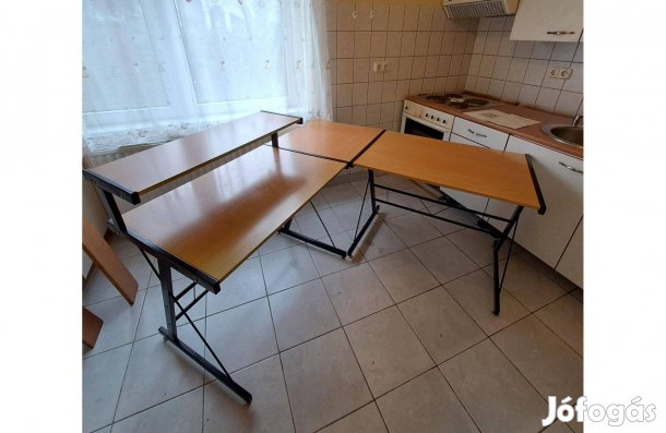 Számítógép sarokasztal