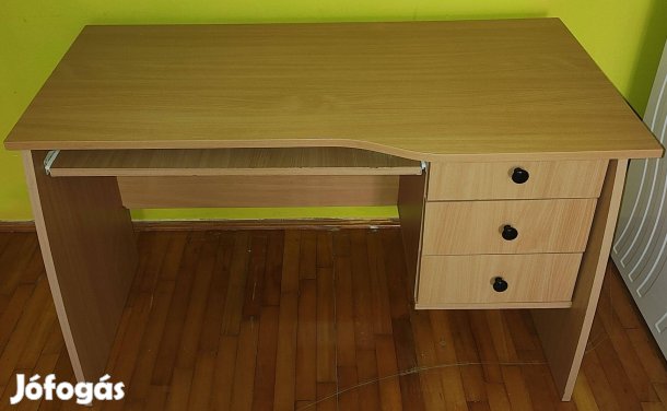 Számítógépasztal / Íróasztal