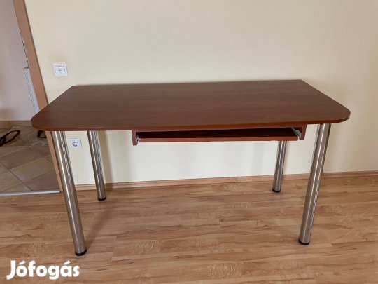 Számítógépes asztal