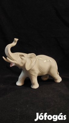 Számozott porcelán elefánt szobor
