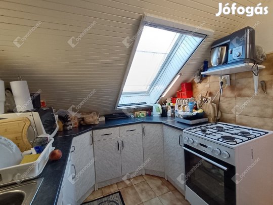 Számtalan lehetőség három szinten - Kertes ház az Alsólőverekben