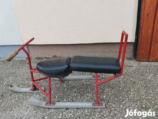 Szánkó kormányozható kétszemélyes 10000 Ft 