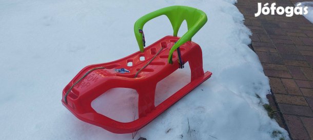 Szánkó műanyag