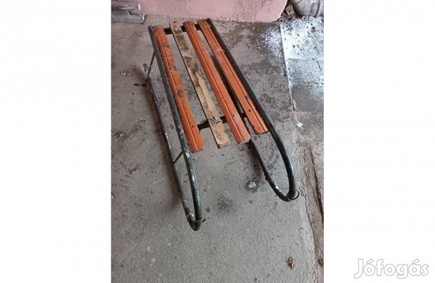 Szánkó vas csővázas