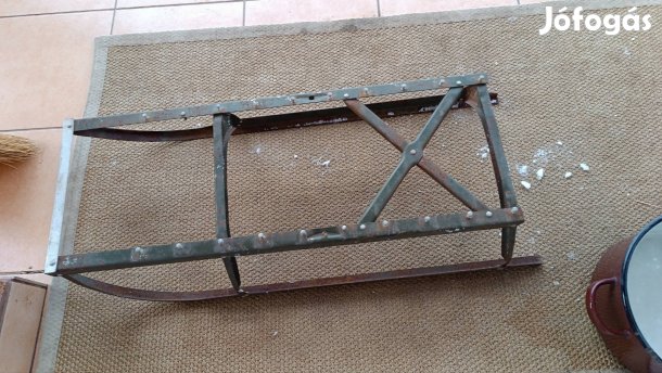 Szánkó váz képen látható fém