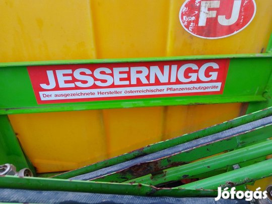 Szántóföldi permetező 600 literes