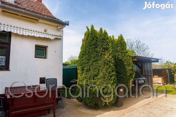 Szany - központ közeli, jó szerkezetű téglaház eladó