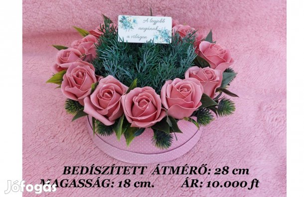 Szappanrózsa box. Rózsaszín-pöttyös dobozba, Mályva színű rózsával