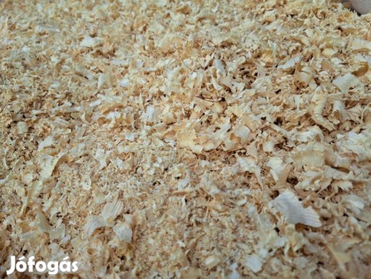 Száraz fenyő forgács eladó kis és nagy mennyiségben Vas megyében!
