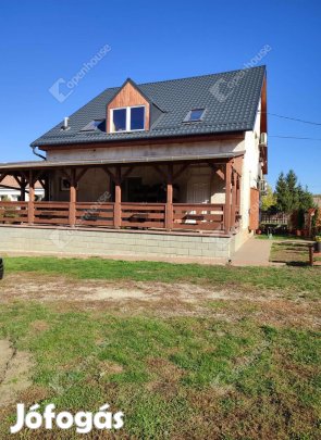 Szárligeti 170 nm-es ház eladó