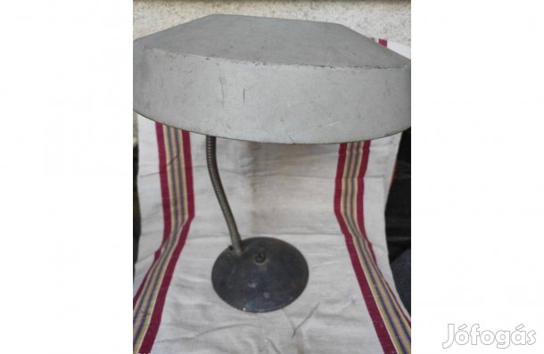 Szarvasi Retro asztali lámpa