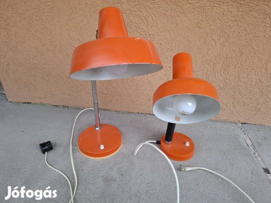 Szarvasi lámpa több darab eladó.