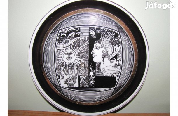 Szász Endre hollóházi porcelán falitányér, 25 cm átmérőjű