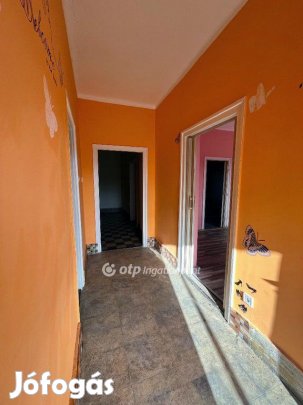 Szászvári 70 nm-es ház eladó