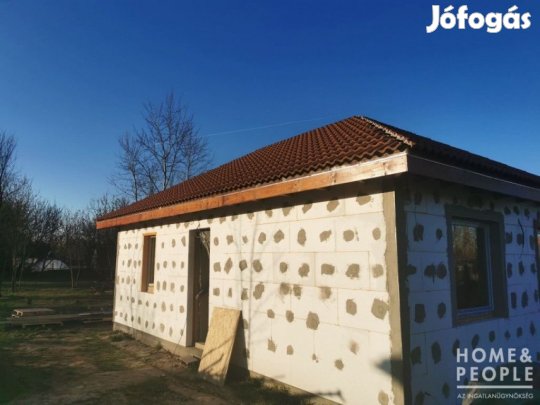 Szatymazi könnyűszerkezetes ház eladó!