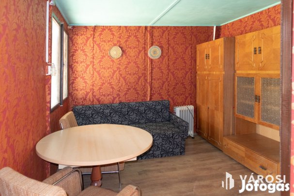 Szatymazi zártkertben könnyűszerkezetes házikó