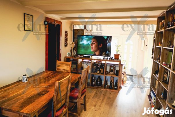 Szatymazon a Neszürjhegyi részen ház eladó!