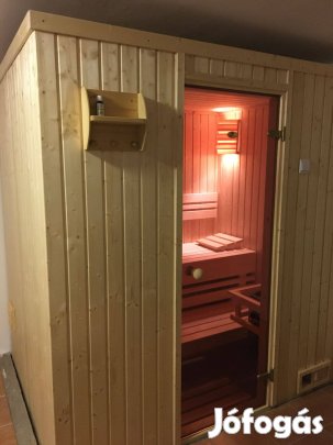 Szaunához fogasos polc illóolajokhoz