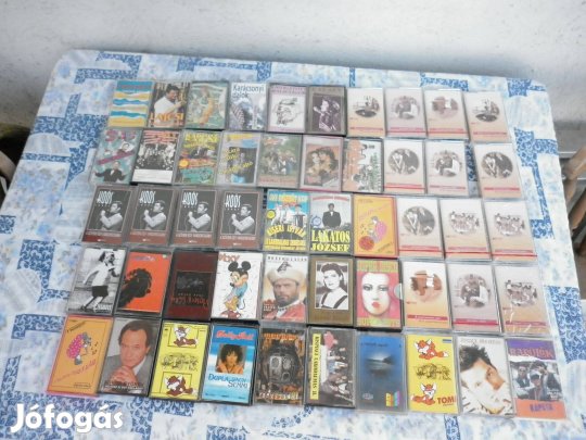 Százhat Darab Jóminőségü Zenés Audió Kazetta