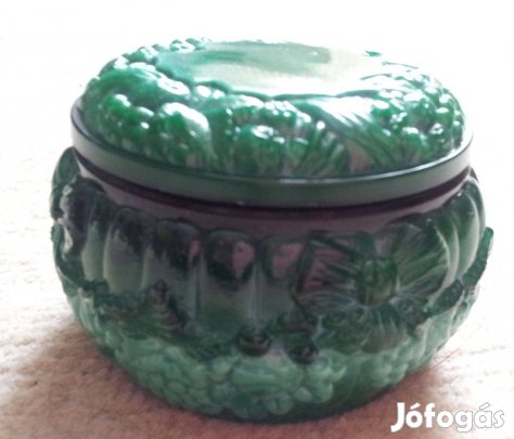 Szecessziós stílusú, dús virág mintájú malachit ékszertartó, bonbonier