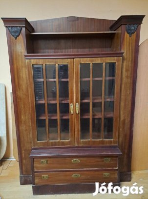 Szecessziós üveges szekrény, vitrin