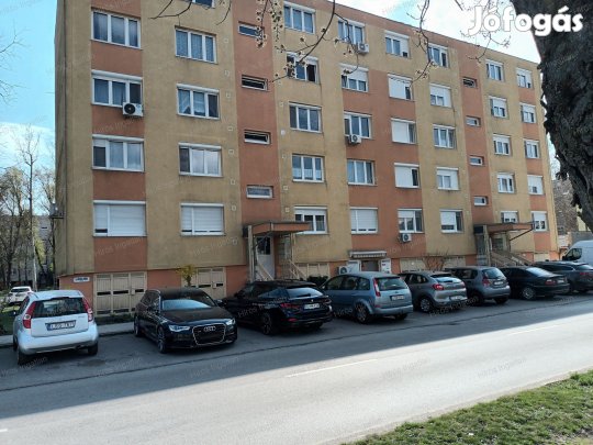Széchenyi városban lakás eladó!