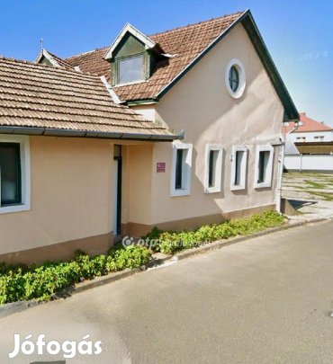 Szécsényi kiadó 60 nm-es ház