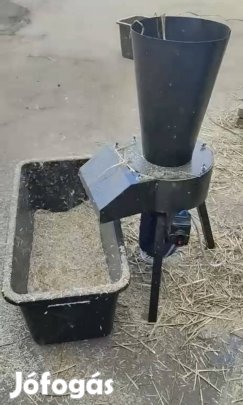 Szecskavágó aprítógép széna/szalma