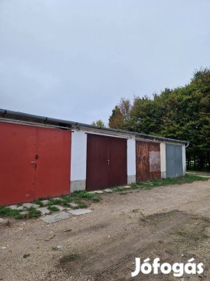 Szedreskerti garázs eladó - 70-703 9997
