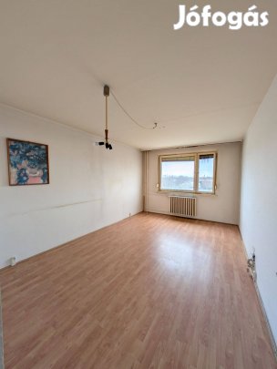 Szeged-Felsőváros, Kereszttöltés utcában 56 nm-es, 2 + 1 külön bejárat