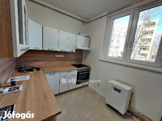 Szeged, 55 nm-es 2 szobás erkélyes teljesen felújított téglalakás