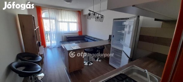 Szeged, Móravárosban, egyetemekhez közel 2+1 szobás téglalakás