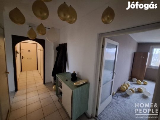 Szeged frekventált helyén lakás eladó!