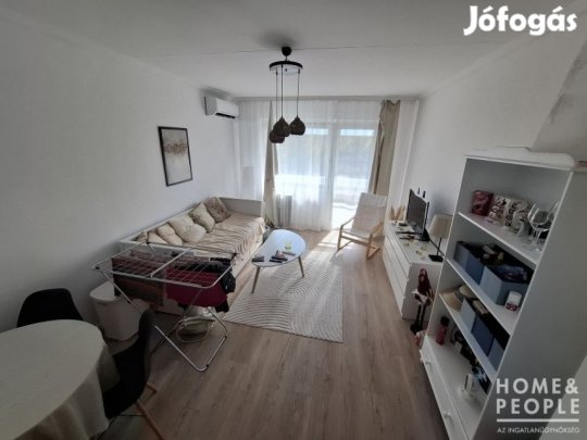 Szeged frekventált helyén lakás eladó!