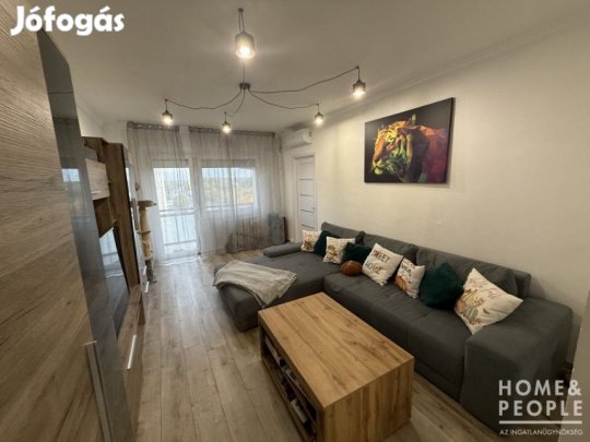 Szeged frekventált helyén lakás eladó!